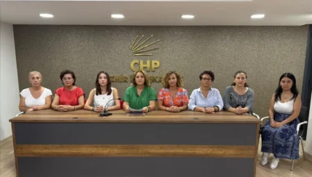 CHP İzmir Kadın Kolları’ndan Saliha Akkaş cinayetine ve artan kadın ölümlerine sert tepki: Buna da mı sessiz kalacaksınız